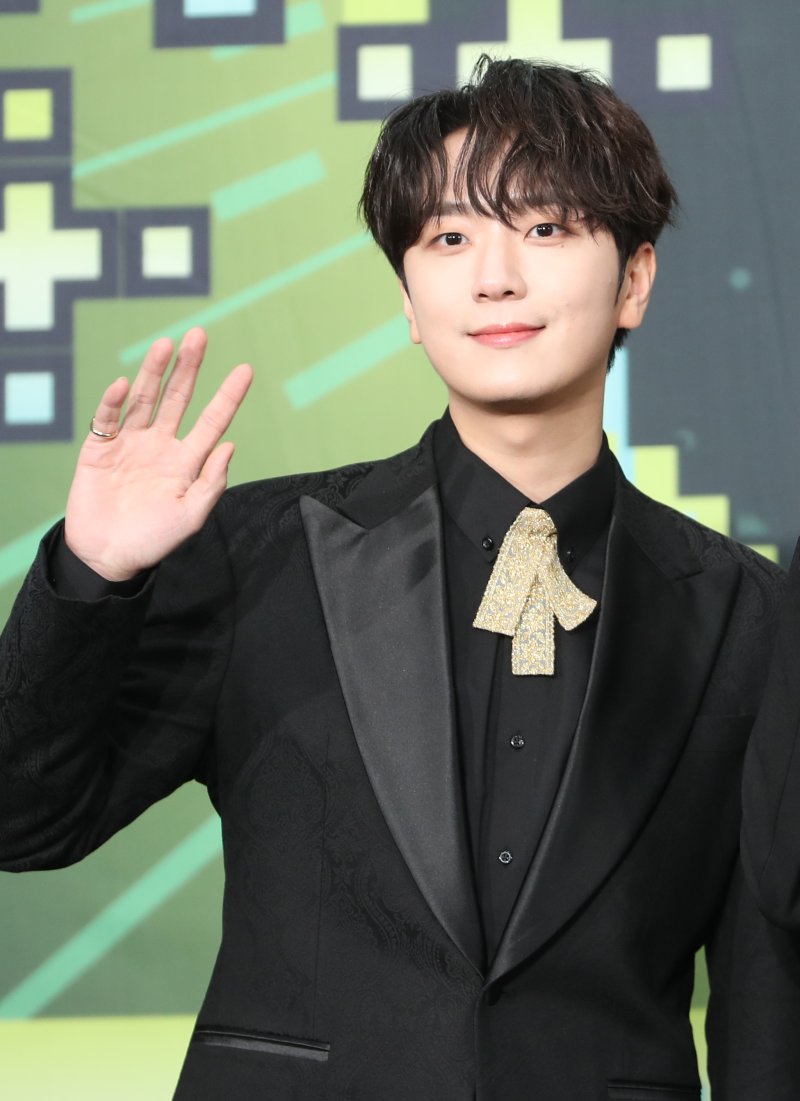 '김연아♥' 고우림, 포레스텔라 공연 중 발목 부상 인대 손상