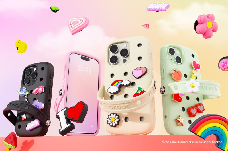 '개성따라 꾸며봐' 크록스 신은 아이폰 눈길