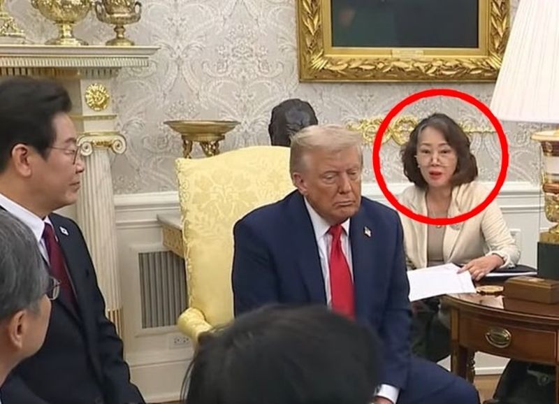 李 만난 트럼프 옆 '씬스틸러'의 정체…영웅 닥터 리