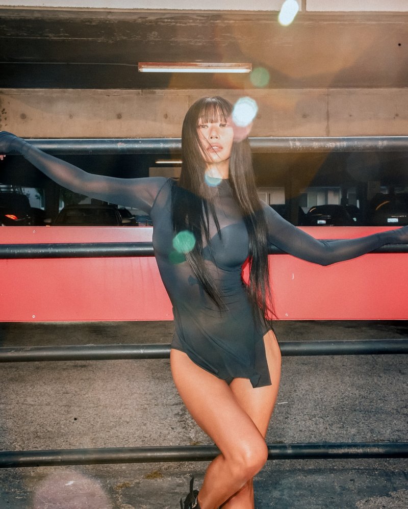 효린, 시스루에 하의 실종 패션까지…과감 섹시 