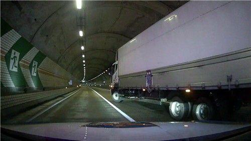 '시속 170㎞' 음주 운전자 아찔한 빗길 폭주 막아낸 영웅