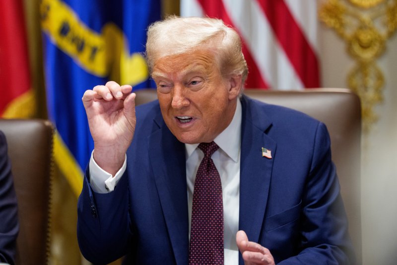 미국의 도널드 트럼프 대통령이 26일(현지시간) 미국 워싱턴DC 백악관에서 열린 국무회의 중 발언하고 있다.EPA연합뉴스