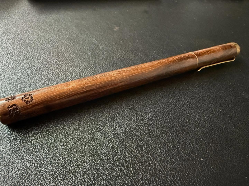 '트럼프 펜 선물'에 반색한 탁현민 文정부 …