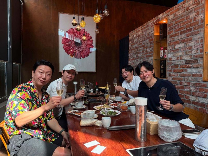 '신사의 품격' 장동건·김민종·김수로·이종혁, 13년 만에 한자리에…골프 회동