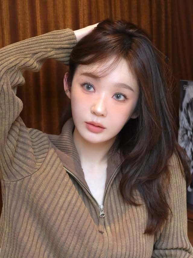 강민경, 벌써 가을 분위기…인형 같은 비주얼 [N샷]