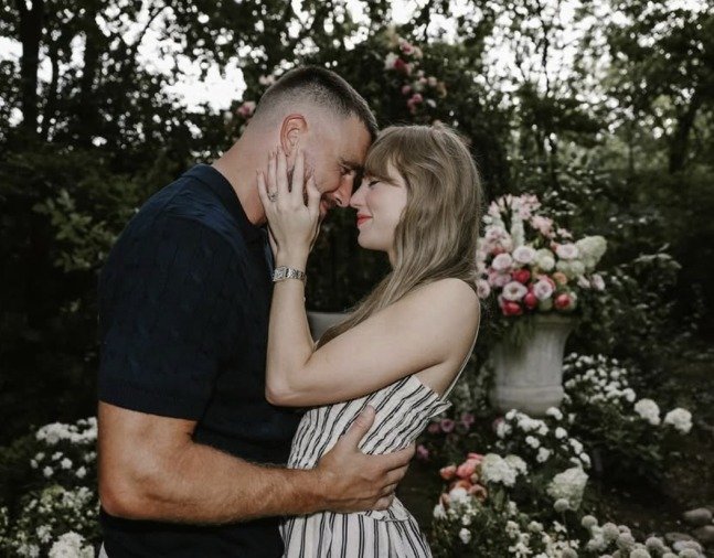 테일러 스위프트, 미식축구 스타 켈시와 약혼…7억 반지·트럼프 축하까지