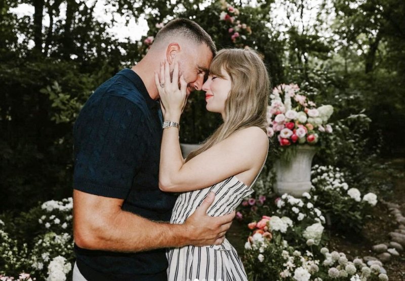 [뉴스1 PICK]테일러 스위프트, 풋볼선수 켈시와 약혼...트럼프도 "행운 가득하길"