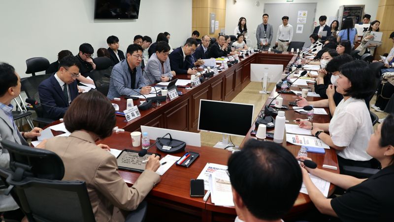 국민의힘 나경원 의원실이 27일 서울 여의도 국회의원회관에서 바카라 에볼루션 보증금 미반환 사태 긴급 대응 간담회를 열었다. 사진=서동일 기자