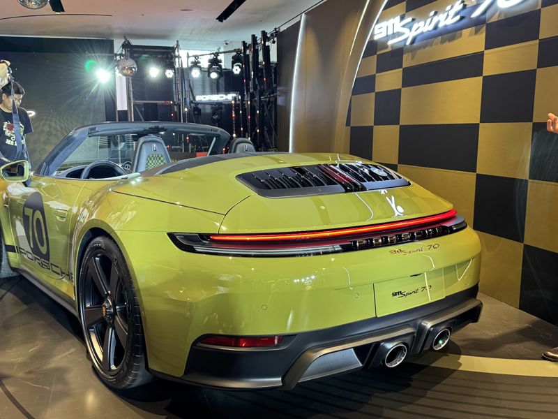 포르쉐 신형 911 스피릿 70 후면. 정원일 기자