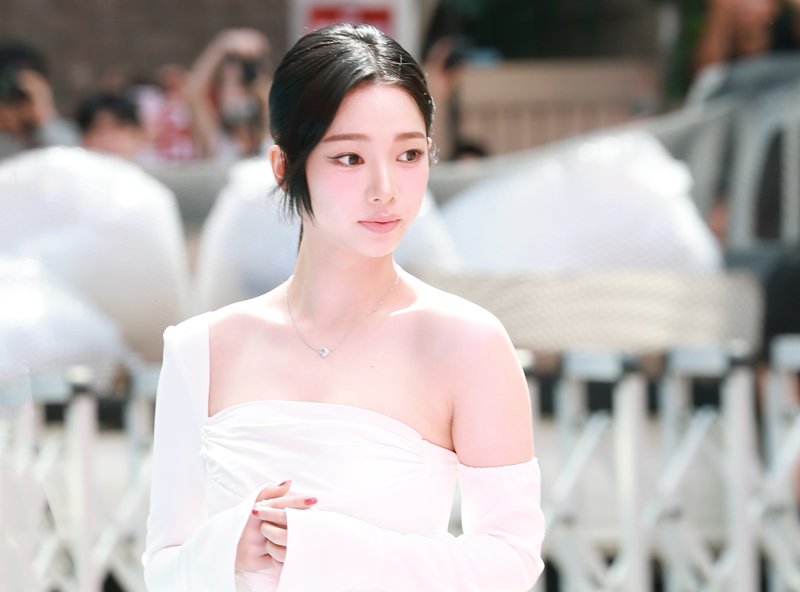 [뉴스1 ★]에스파 카리나, 햇살 담은 여신