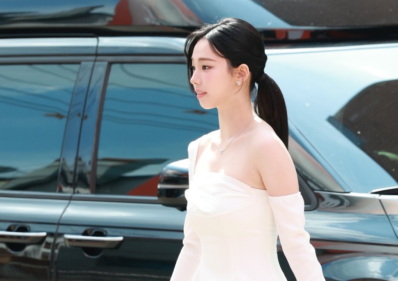 [뉴스1 ★]에스파 카리나, 햇살 담은 여신