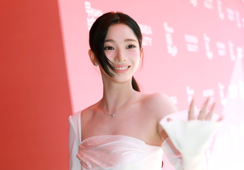 [뉴스1 ★]에스파 카리나, 햇살 담은 여신