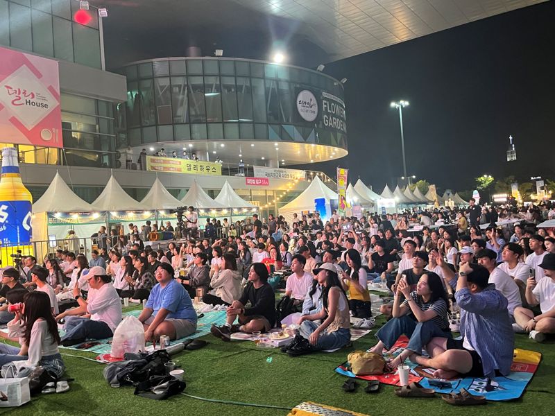 광주광역시가 '2025 광주 방문의 해'를 맞아 오는 9월 6일 오후 4시부터 9시까지 남구 사직공원 일대에서 도심 속 대표 야외 음악축제인 '2025 광주 사운드파크페스티벌'을 개최한다. 사진은 지난해 행사 모습. 광주광역시 제공