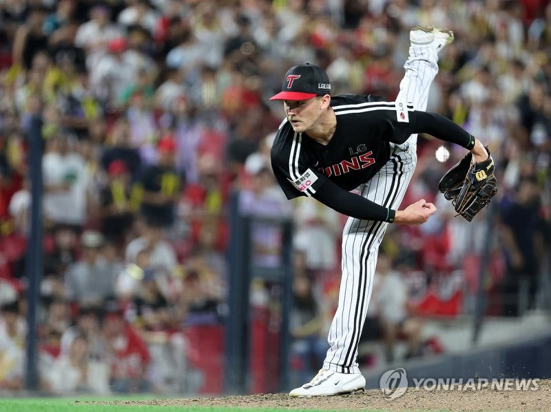 역투하는 톨허스트 (출처=연합뉴스)