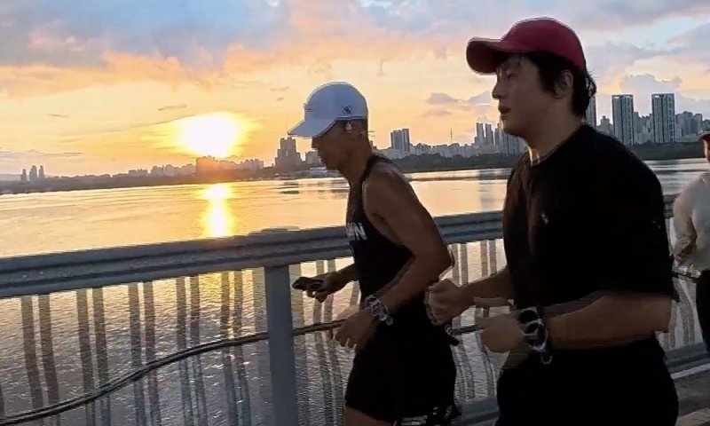 기안84, 션과 광기의 15km 한강 러닝…땀 샤워에 경로 이탈까지