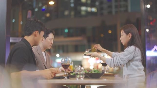 '돌싱글즈7' 인기녀 명은, 인형vs도형 기싸움에 "이제 그만해"