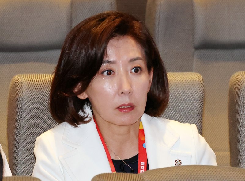 국민의힘 바카라사이트 윈윈 의원이 지난 28일 인천국제공항공사 항공교육원에서 열린 2025 국민의힘 국회의원 연찬회에 참석했다. 연합뉴스