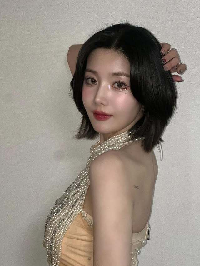 권은비, 깜짝이야! 착시 누드톤 의상에 과감 브라톱까지 [N샷]