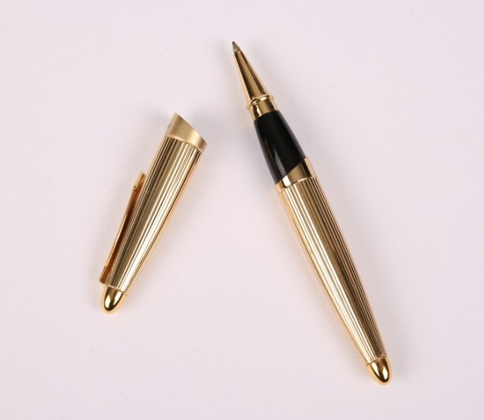 IMF 신용인출잔액의 최종상환시 사용한 볼펜 (출처=연합뉴스)