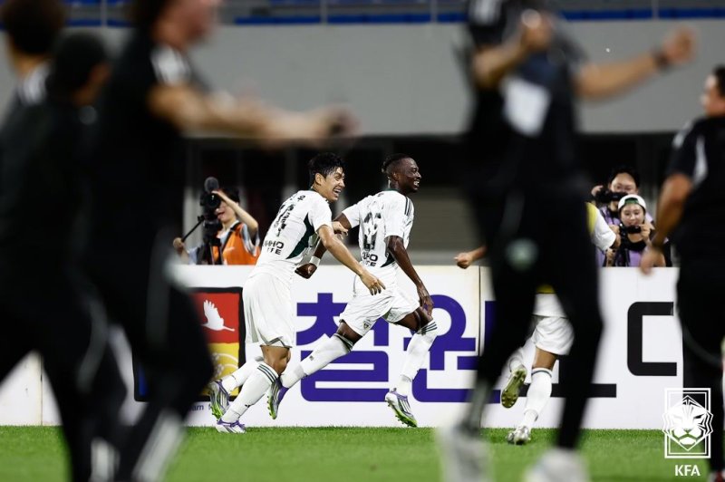 [서울=뉴시스] 프로축구 K리그1 전북현대의 츄마시. (사진=대한축구협회 제공) *재판매 및 DB 금지