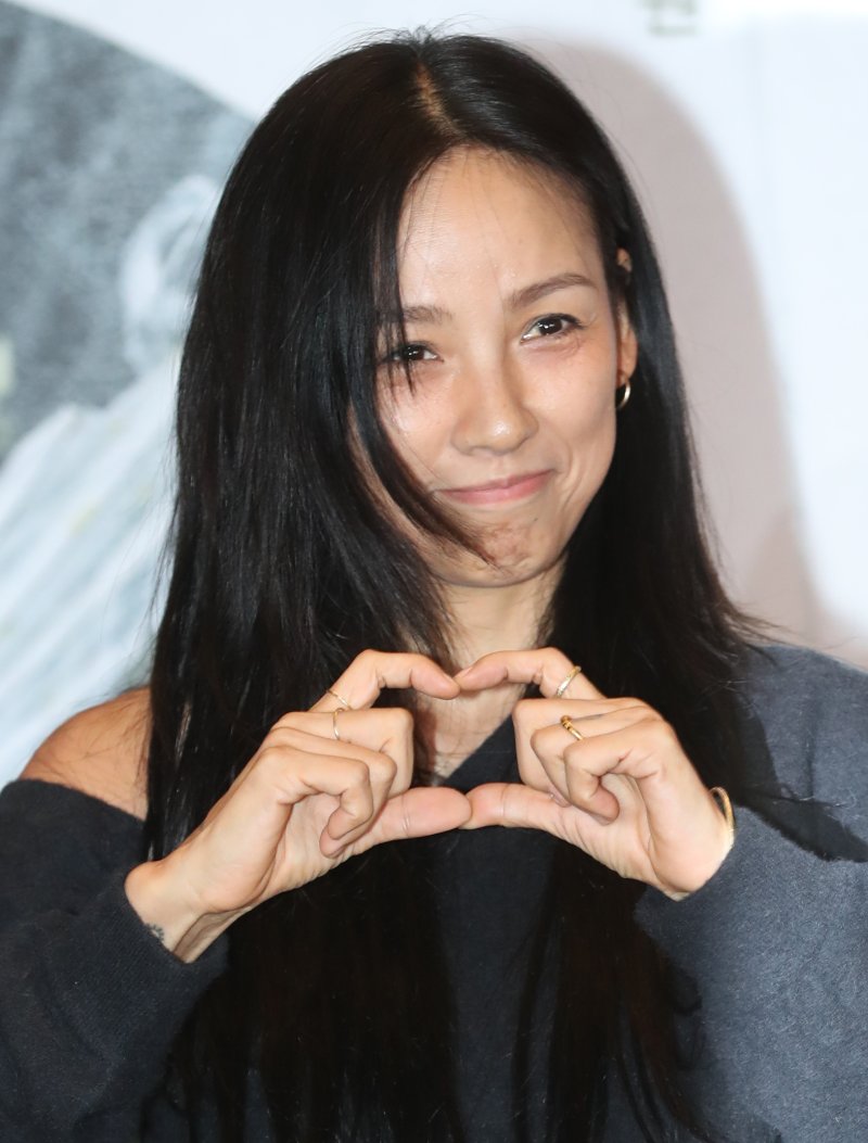 이효리,서울 연희동에 요가원 차렸다…9월부터 수업