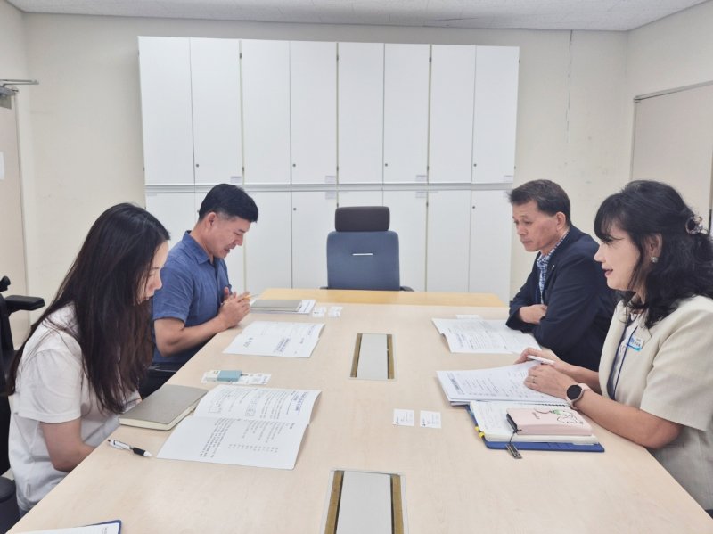 [함양=뉴시스] 함양군 생활체육시설분야 국비확보 위해 문체부 방문 (사진=함양군 제공) 2025. 08. 29. photo@newsis.com *재판매 및 DB 금지