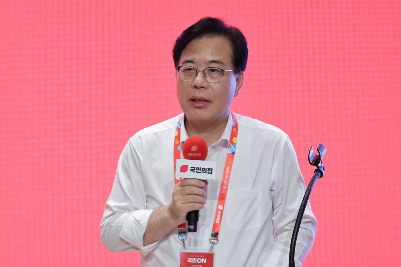 송언석 국민의힘 원내대표가 28일 오후 인천 인천국제공항공사 인재개발원에서 열린 국민의힘 연찬회에서 개회사를 하고 있다. 2025.8.28/스피드 바카라 사이트1 ⓒ News1 신웅수 기자