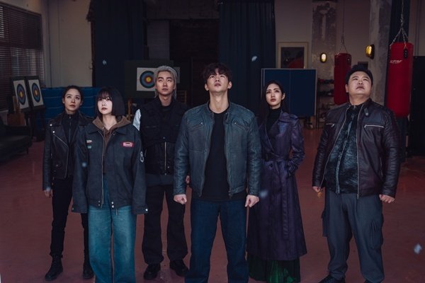 8.1%→5.9% 급락 '트웰브'…"세계관 신선" vs "조악한 퀄리티" [N초점]