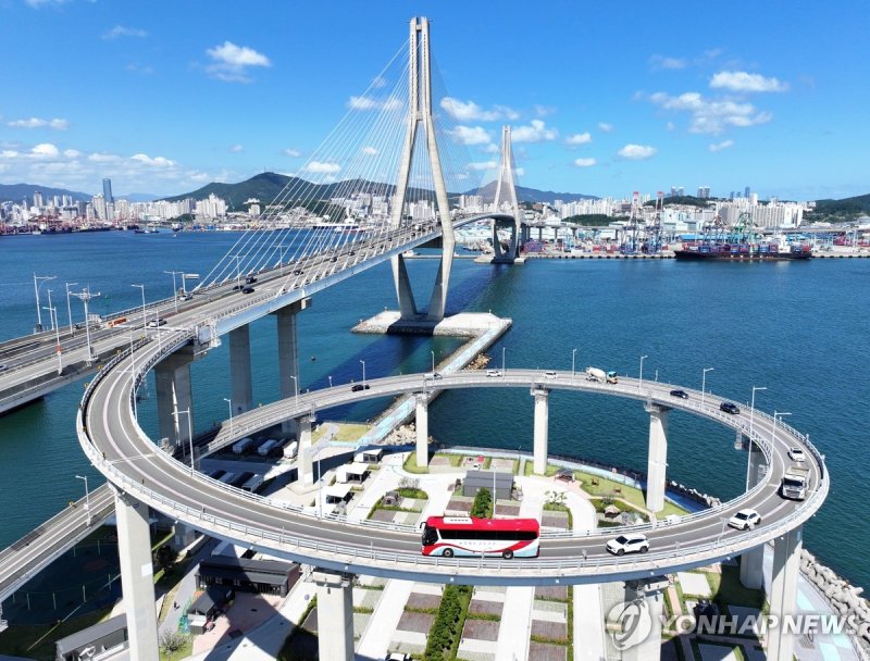 [길따라] 부산, 일본 오사카처럼 국제적 관광도시 될까 (출처=연합뉴스)