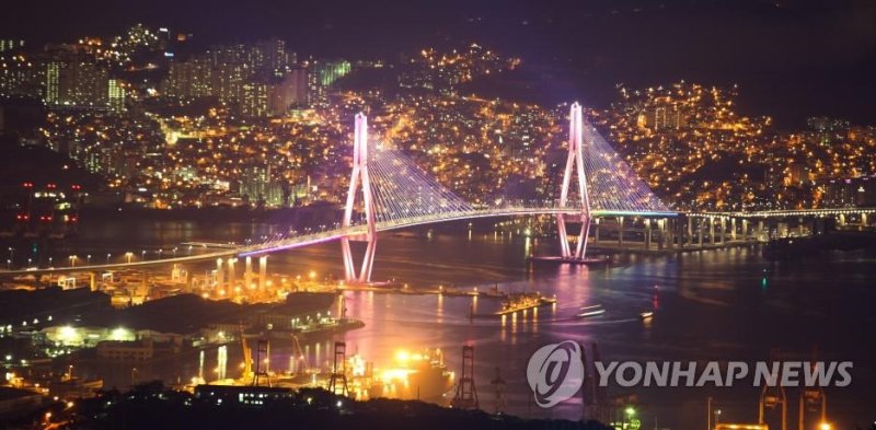 [길따라] 부산, 일본 오사카처럼 국제적 관광도시 될까 (출처=연합뉴스)