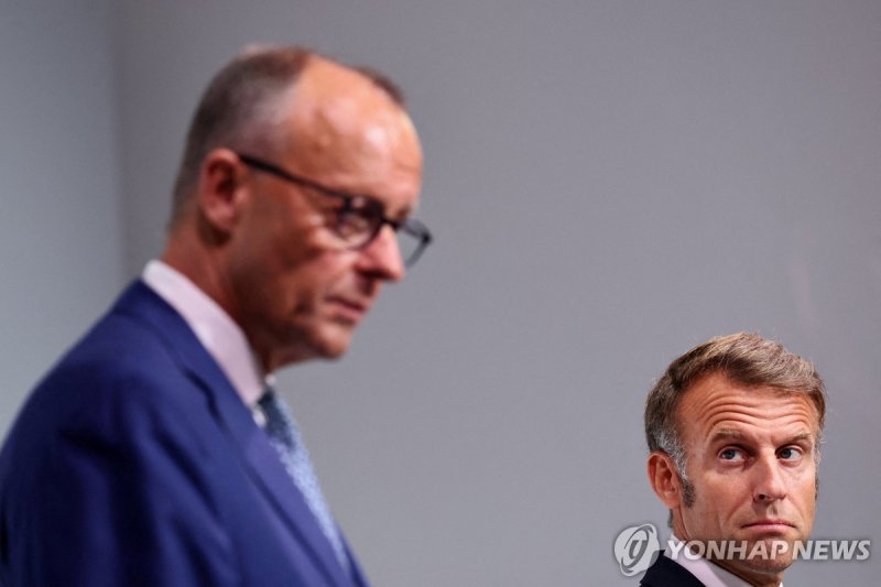 공동기자회견 하는 메르츠 독일 총리와 마크롱 프랑스 대통령 (출처=연합뉴스)