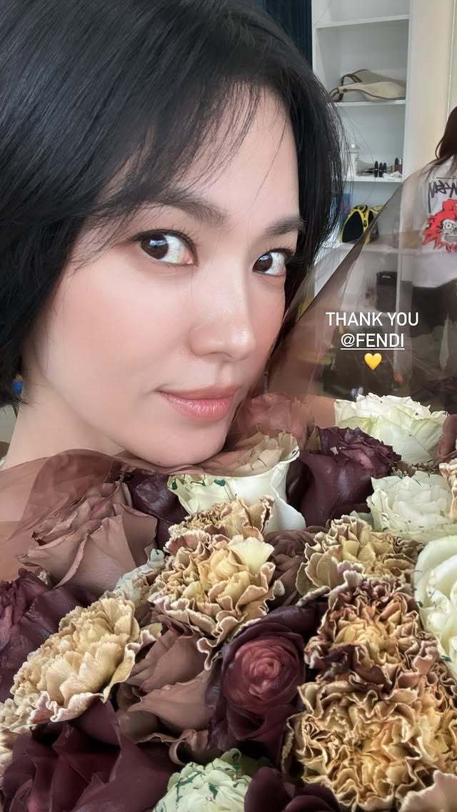 송혜교, 클로즈업에 더 빛나는 미모…가을 여신 [N샷]