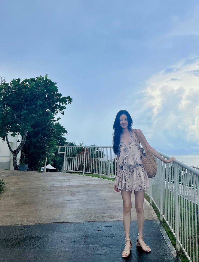 서현, 브라톱·핫팬츠로 뽐낸 늘씬 몸매