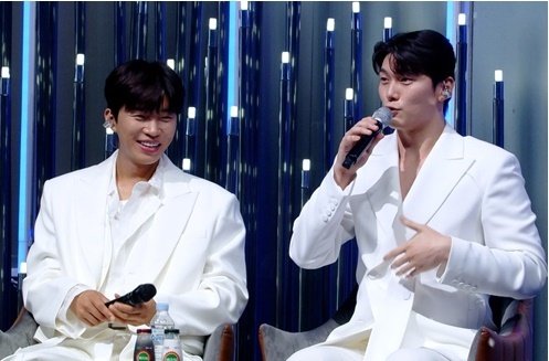 구단주 임영웅 축구단 영입, 실력보다 인성 중시…회식으로 검증