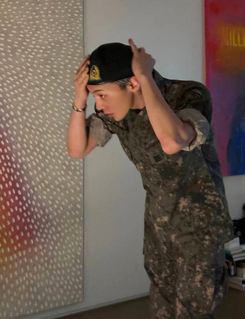 지드래곤, 예비군 6년차…군복 입고 꼿꼿한 정자세 [N샷]
