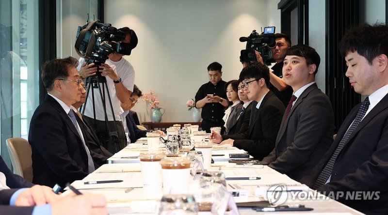 발언하는 한성존 대한전공의협의회 비대위원장 (출처=연합뉴스)