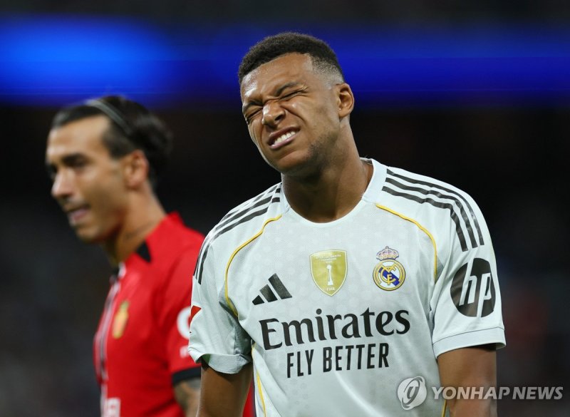 아쉬운 표정을 짓는 킬리안 음바페 (출처=연합뉴스)