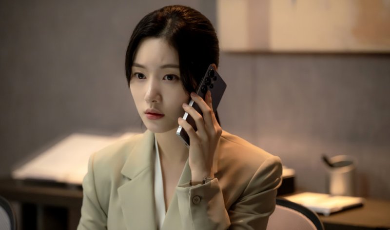 '에스콰이어' 정채연, 살인 혐의 피의자 변호 맡는다…의뢰인 적대감 왜