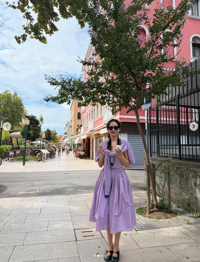 '현빈♥' 손예진, 어깨 드러낸 눈부신 자태…베니스서도 '여신 미모'