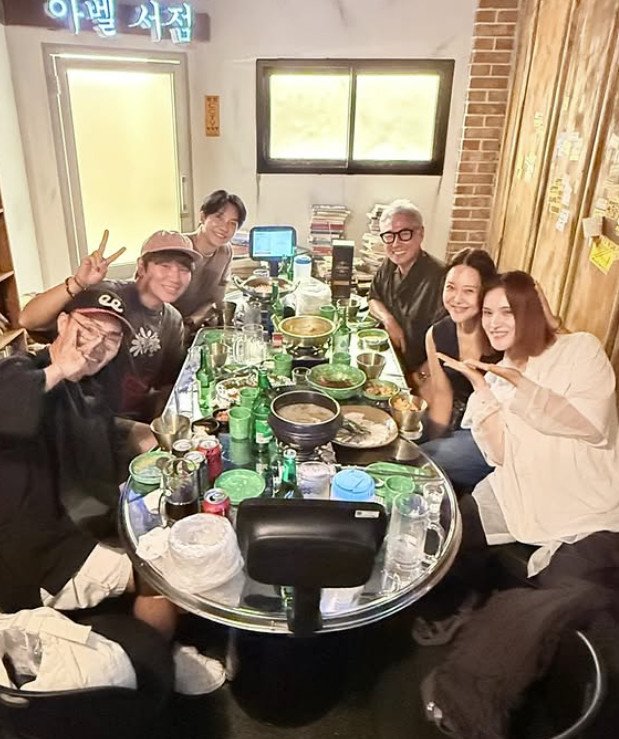 '조정석♥' 거미, 둘째 임신 중 근황 포착…볼록 D라인에 미소 [N샷]