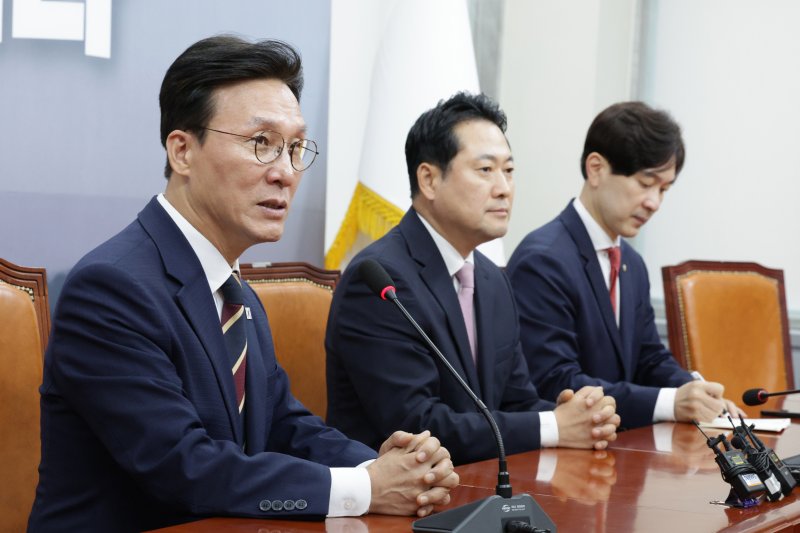 김민석 국무총리가 1일 오전 서울 여의도 국회에서 장동혁 국민의힘 대표를 예방하고 있다. 2025.9.1/뉴스1 ⓒ News1 신웅수 기자