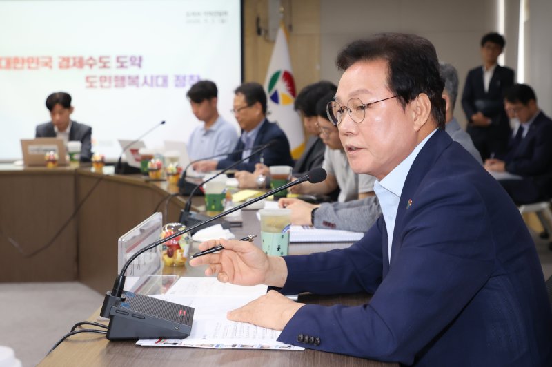 바카라사이트 장난감 경남지사가 1일 도청에서 열린 기자간담회에서 발언하고 있다.(경남도 제공. 재판매 및 DB금지)