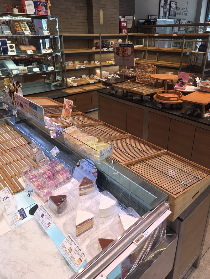 SKT 고객감사제의 영향으로 빈 파리바게뜨의 매대 2025.08.20/뉴스1 ⓒNews1 김정현 기자