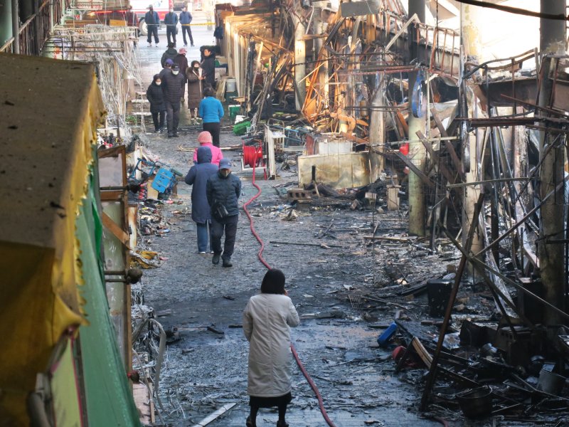 2023년 3월 4일 밤 11시 28분경 인천 동구 현대시장에서 화재가 발생했다. 이날 화재로 212개 점포 가운데 48곳이 잿더미로 변했다. 원인은 방화로 밝혀졌다.뉴시스