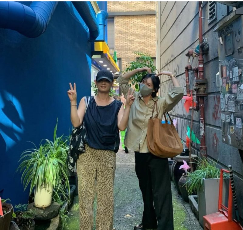 [서울=뉴시스] 배우 김소연(오른쪽). (사진=김소연 인스타그램 캡처) 2025.09.01. photo@newsis.com *재판매 및 DB 금지