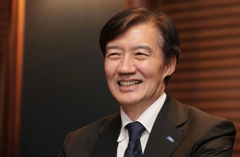 웃는 조국 (출처=연합뉴스)