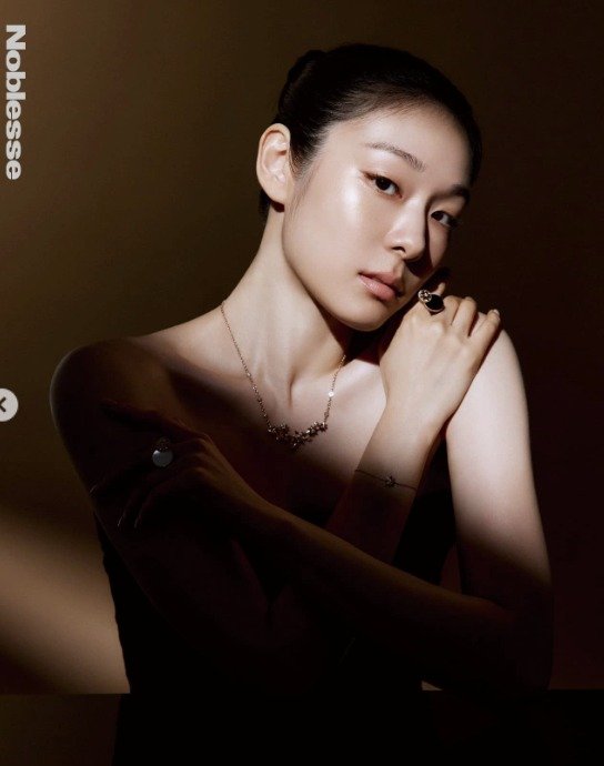 김연아, 어깨 드러낸 의상으로 뽐낸 섹시미+고혹미