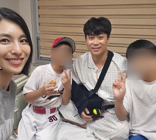 '김정화 남편' 유은성, 뇌암 투병 중 근황…"뼈 깎아내는 수술 받아"