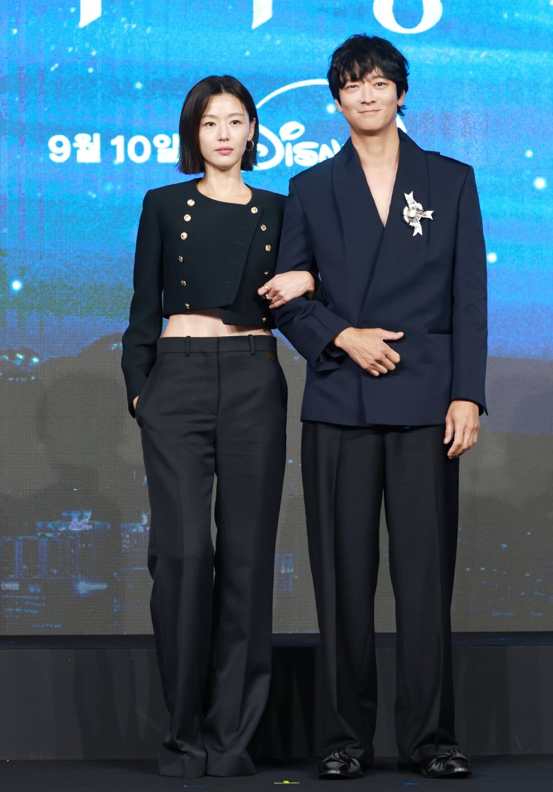 '북극성' 전지현 더 늦기 전에 강동원하고 작품하고파 출연 [N현장]