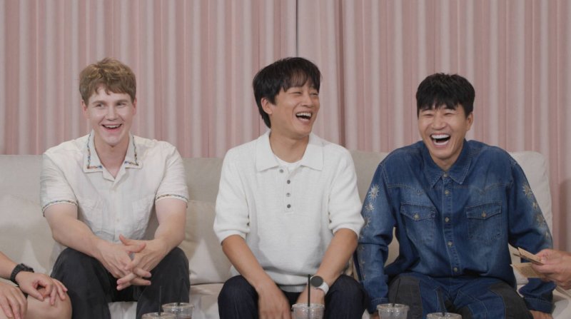 '새신랑' 김종민 "결혼 후 자유 잃었다"…아내와 전화 연결까지